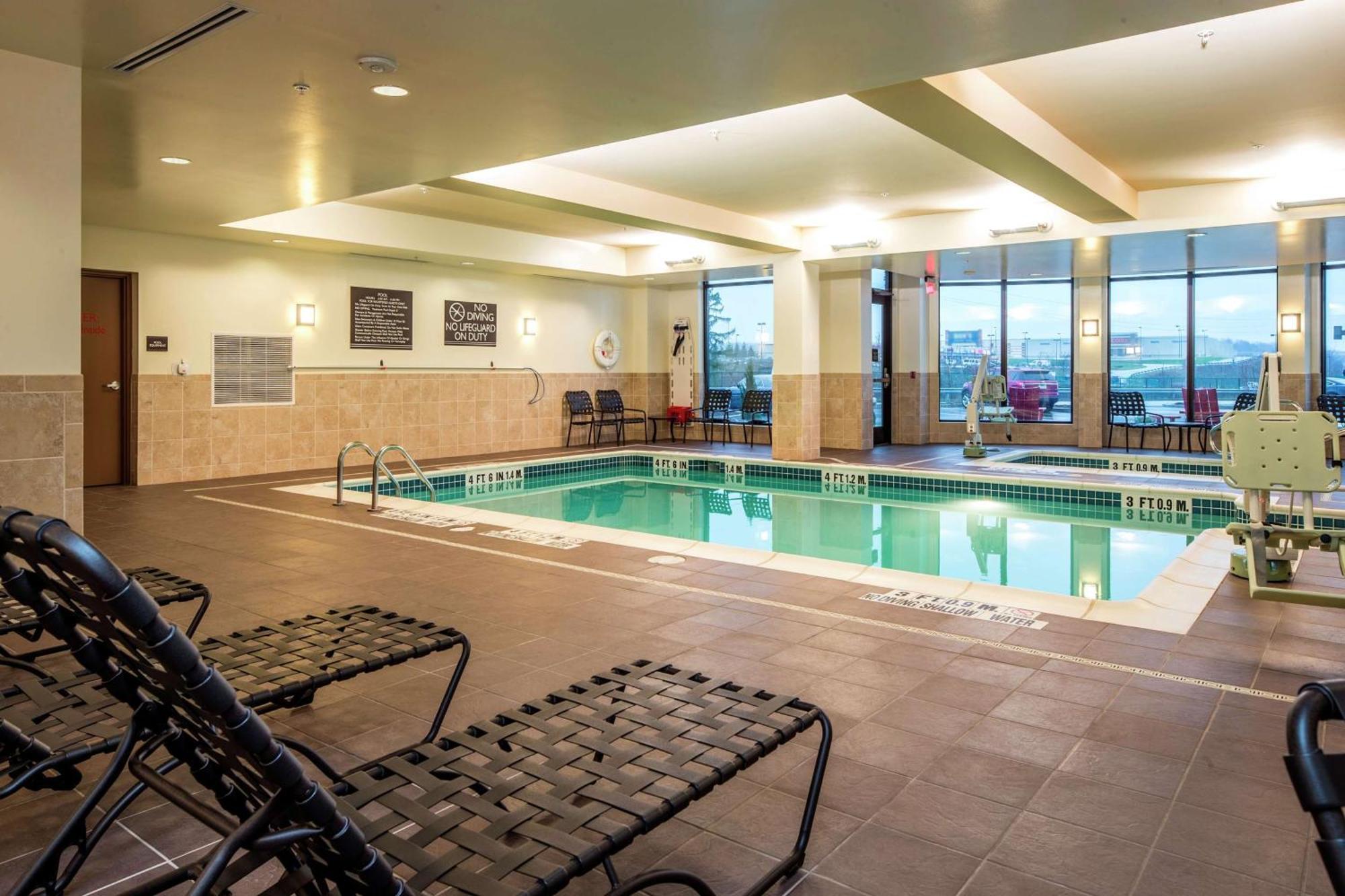 Hilton Garden Inn Юніонтаун Екстер'єр фото
